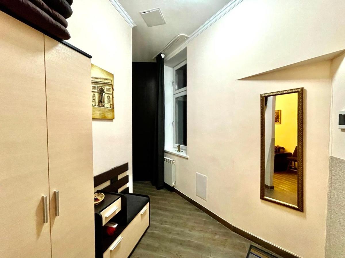 V&O Whitechocolateapt 800 M To Opera 利沃夫 外观 照片