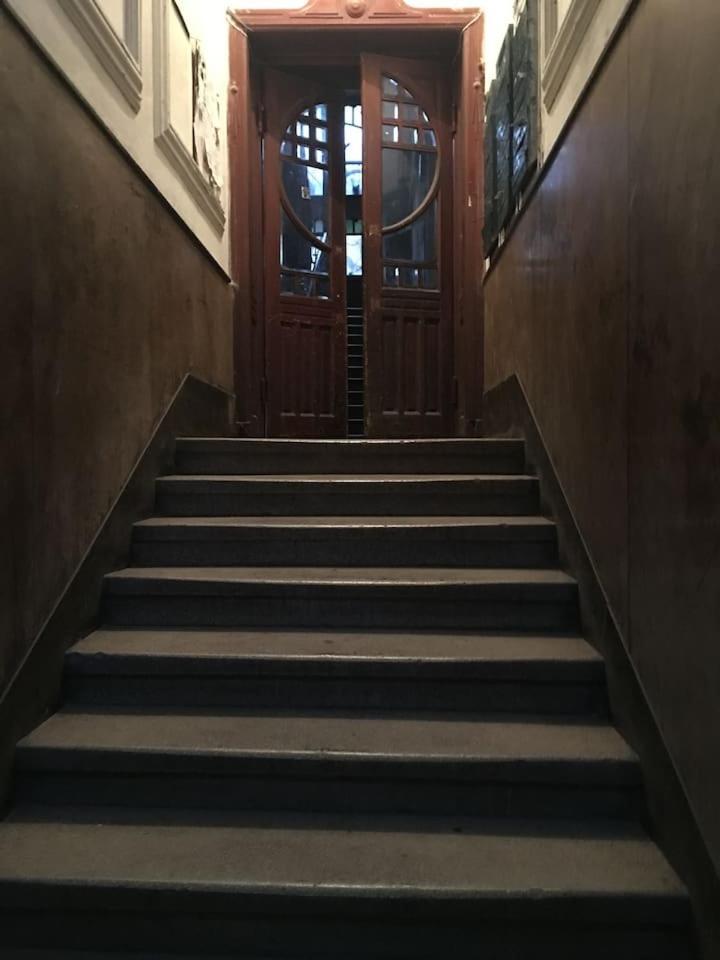 V&O Whitechocolateapt 800 M To Opera 利沃夫 外观 照片